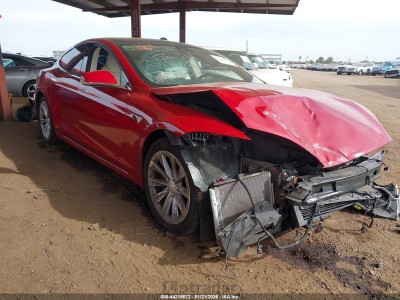 Tesla Model s 2018 5YJSA1E2XJF295598