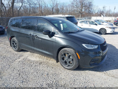 Chrysler Pacifica 2022 2C4RC1S72NR215908