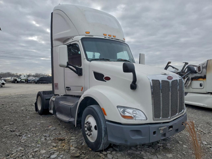Peterbilt All models 2018 VIN 1XPBA48X3JD477710