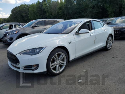 Tesla Model s 2014 5YJSA1H1XEFP55657