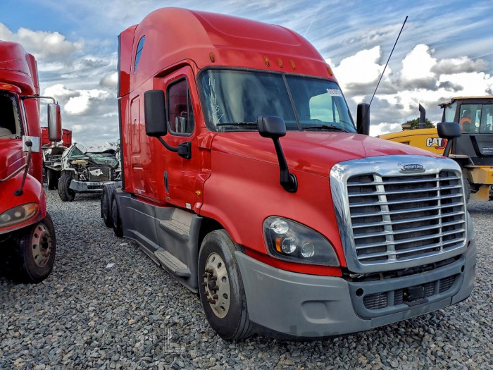 Freightliner All other 2018 VIN 1FUJGLDR4JLHX2376