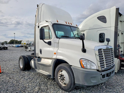   2016 VIN 1FUBGEDV5GLHC5665