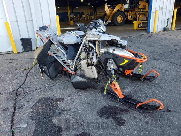 Polaris Rmk 2020 VIN SN1EGM8R3LC705757