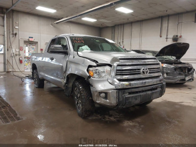 Toyota Tundra 2017 5TFUM5F13HX070355