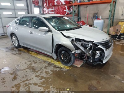 Nissan Altima 2015 1N4AL3AP3FN405229