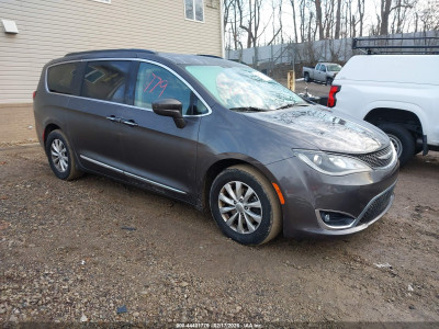 Chrysler Pacifica 2017 2C4RC1BG2HR839440