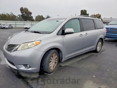 Toyota Sienna 2012 5TDYK3DC8CS250476