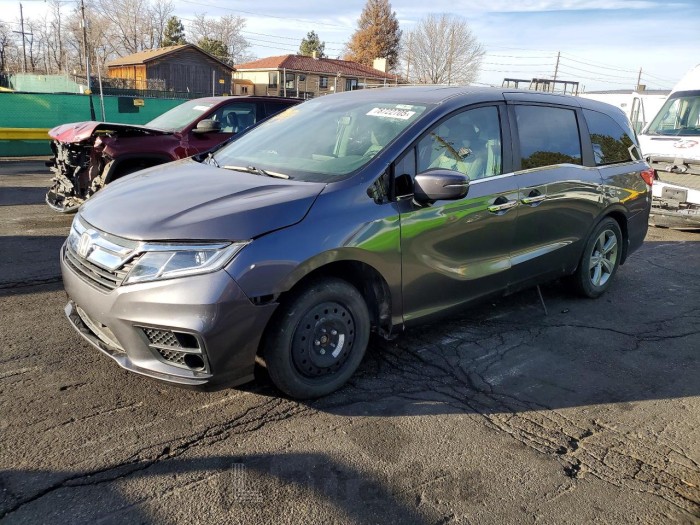 Honda Odyssey 2018 VIN 5FNRL6H70JB068336