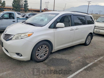 Toyota Sienna 2016 5TDYK3DC3GS745383