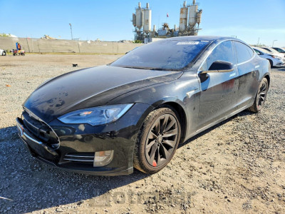 Tesla Model s 2015 5YJSA1E25FF108601