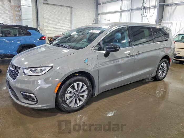 Chrysler Pacifica 2025 VIN 2C4RC1S77SR546348