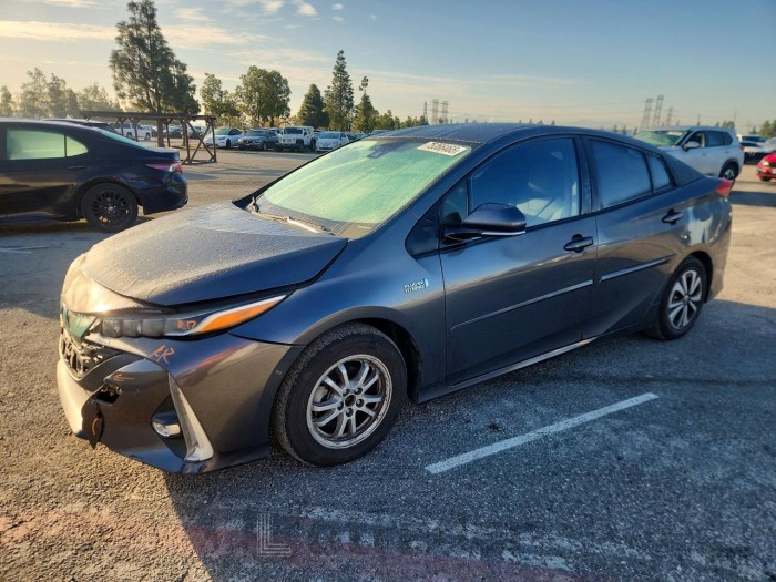 Toyota Prius prime 2017 VIN JTDKARFP2H3056143