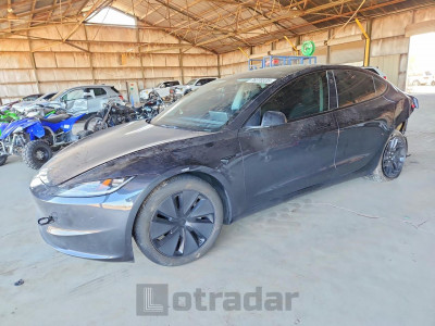 Tesla Model 3 2024 5YJ3E1EA1RF785939