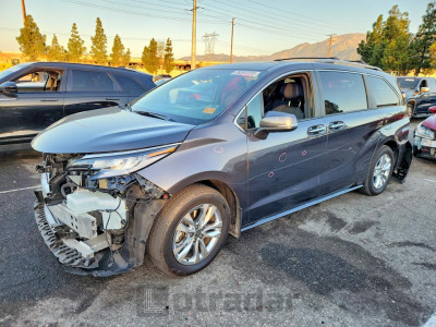 Toyota Sienna 2025 5TDZSKFC8SS154812