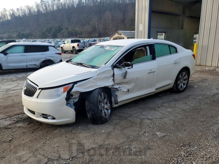 Buick Lacrosse 2013 VIN 1G4GC5E39DF334208