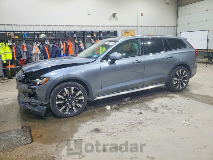 Volvo V60 cross country 2020 VIN YV4102WK4L1040926