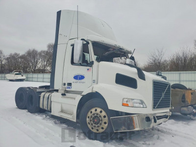 Volvo  2017 4V4MC9EH3HN975655