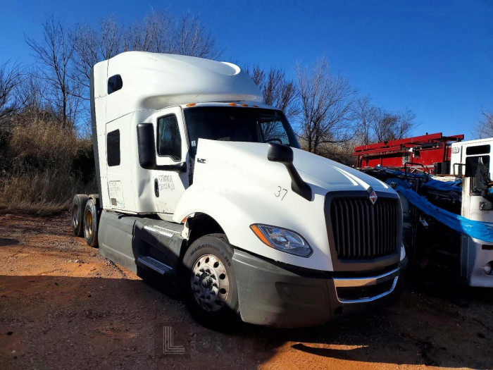 International Lt 2022 VIN 3HSDZAPR0NN451470