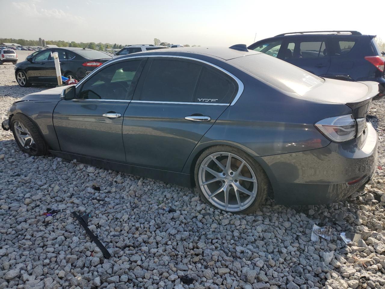 BMW 3 SERIES 2013 VIN WBA3B9C58DF585543 фото 2