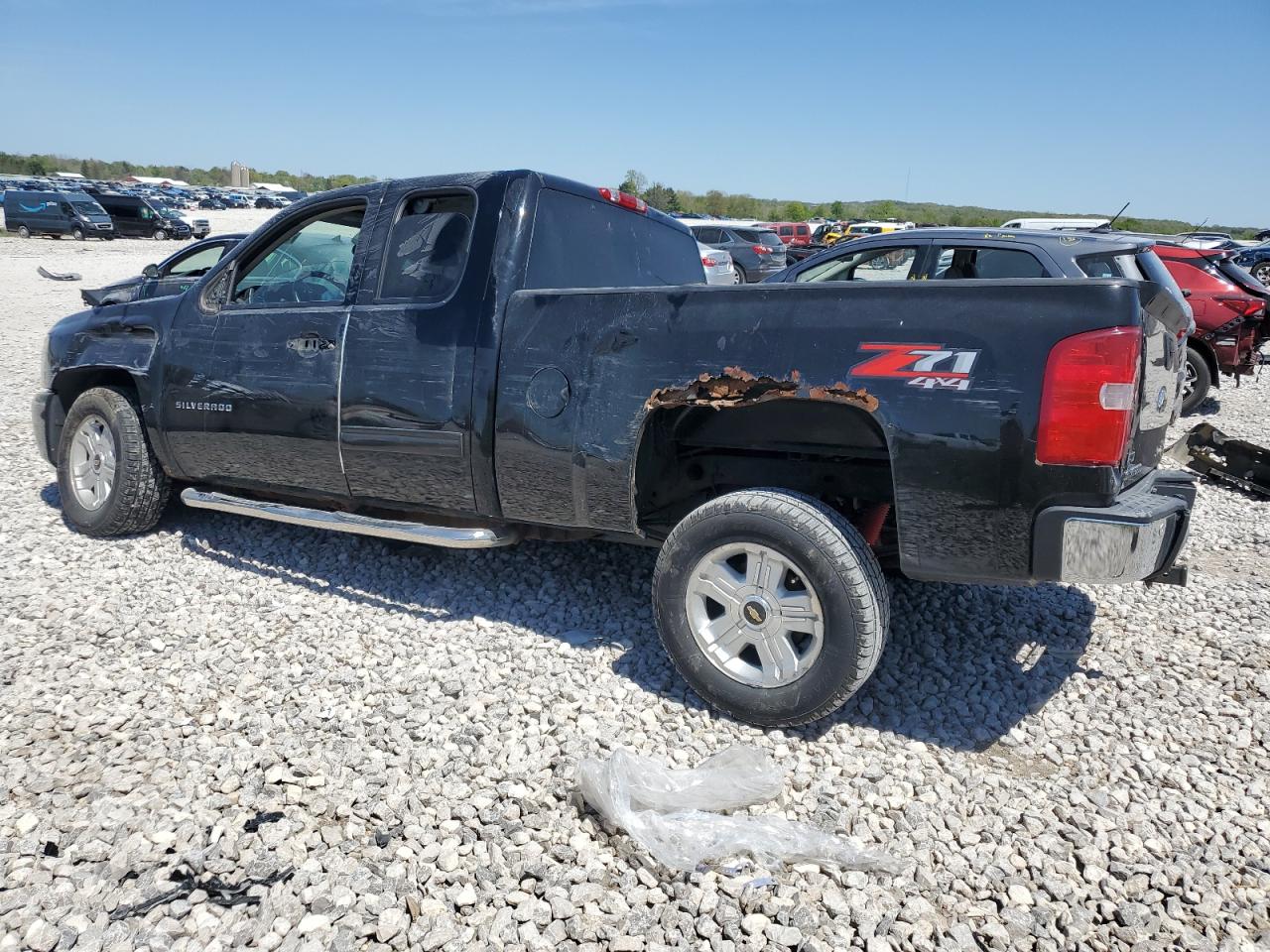 CHEVROLET ALL Models 2011 VIN 1GCRKSE35BZ329047 фото 2