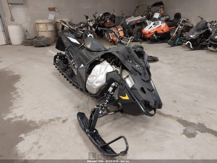 Polaris  2020 VIN SN1EFS8R9MC342227