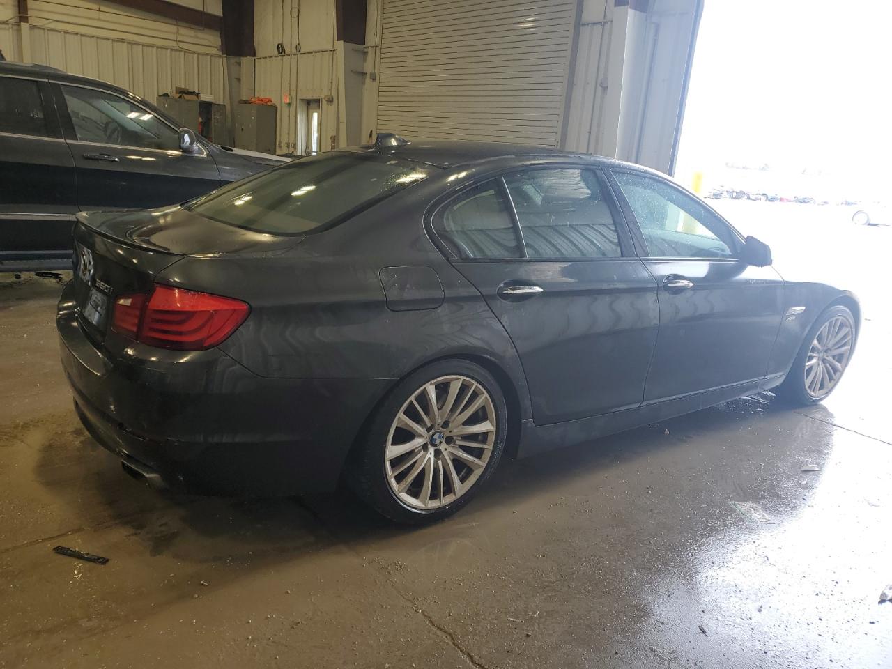 BMW 5 SERIES 2011 VIN WBAFU9C53BC784392 фото 3