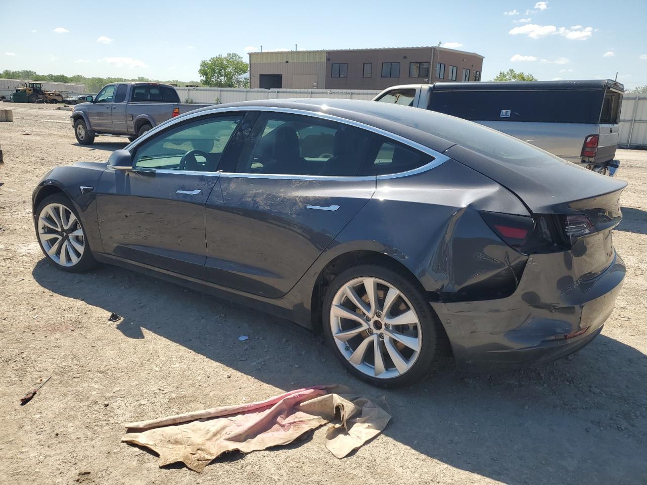 TESLA MODEL 3 2018 VIN 5YJ3E1EB4JF116531 фото 2