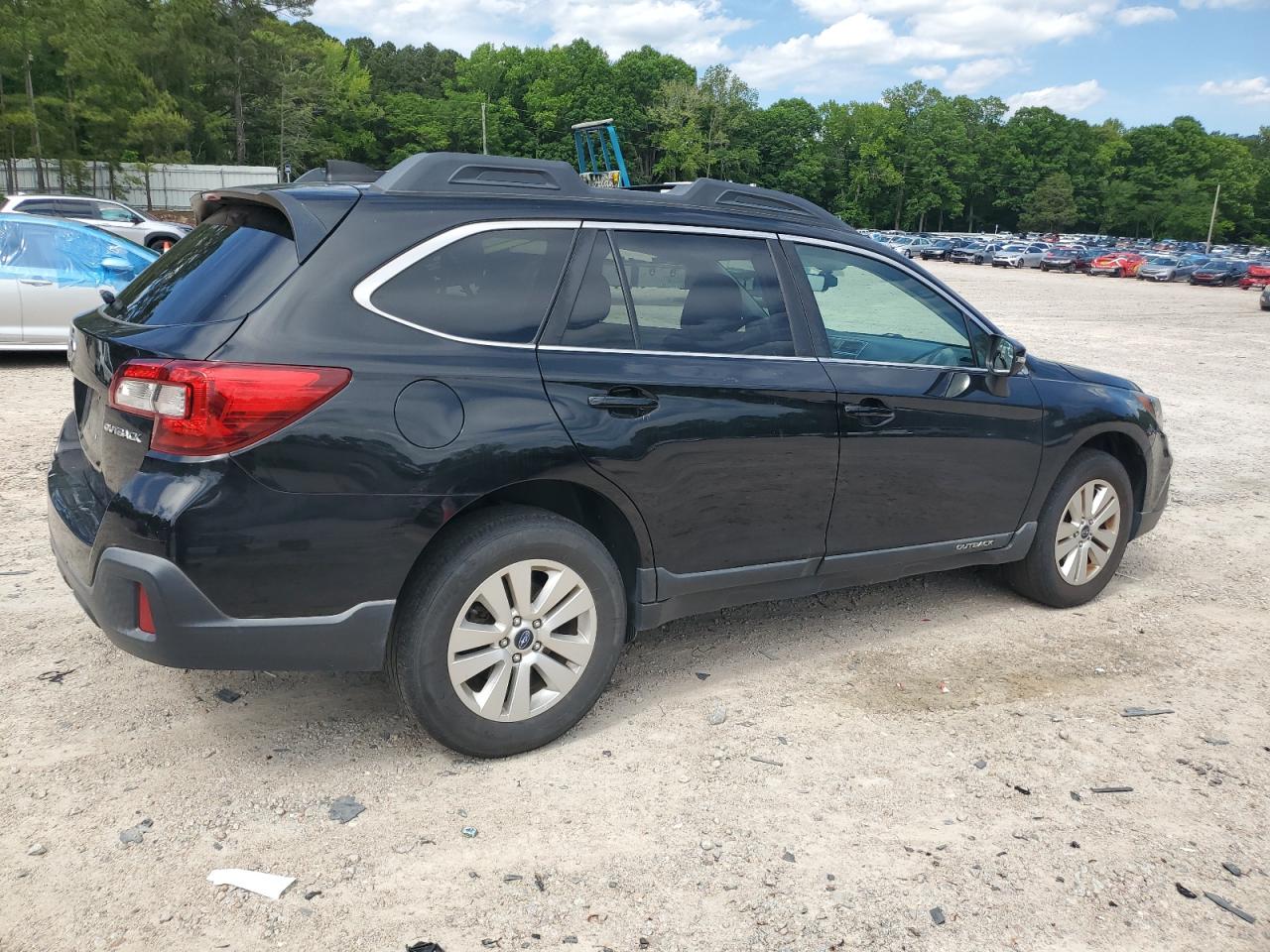 SUBARU OUTBACK 2018 VIN 4S4BSAFC9J3326952 фото 3