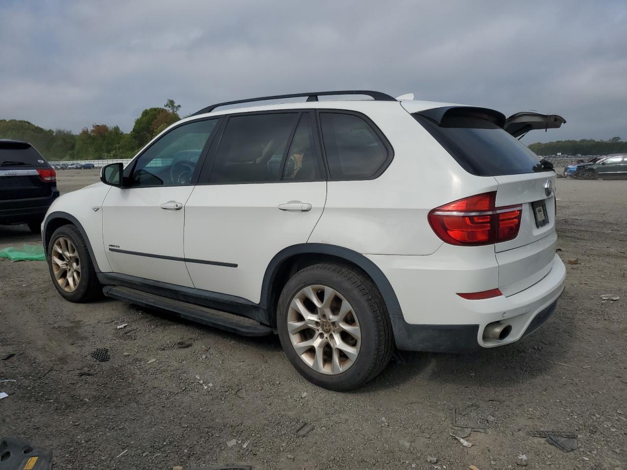 BMW X5 2011 VIN 5UXZV4C55BL407318 фото 2