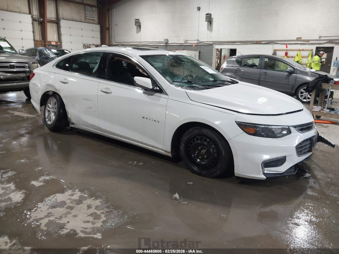 Chevrolet Malibu 2018 VIN 1G1ZD5ST4JF149387