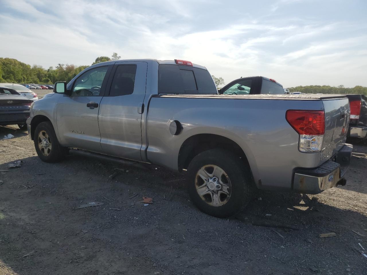 TOYOTA TUNDRA 2010 VIN 5TFUM5F18AX014756 фото 2