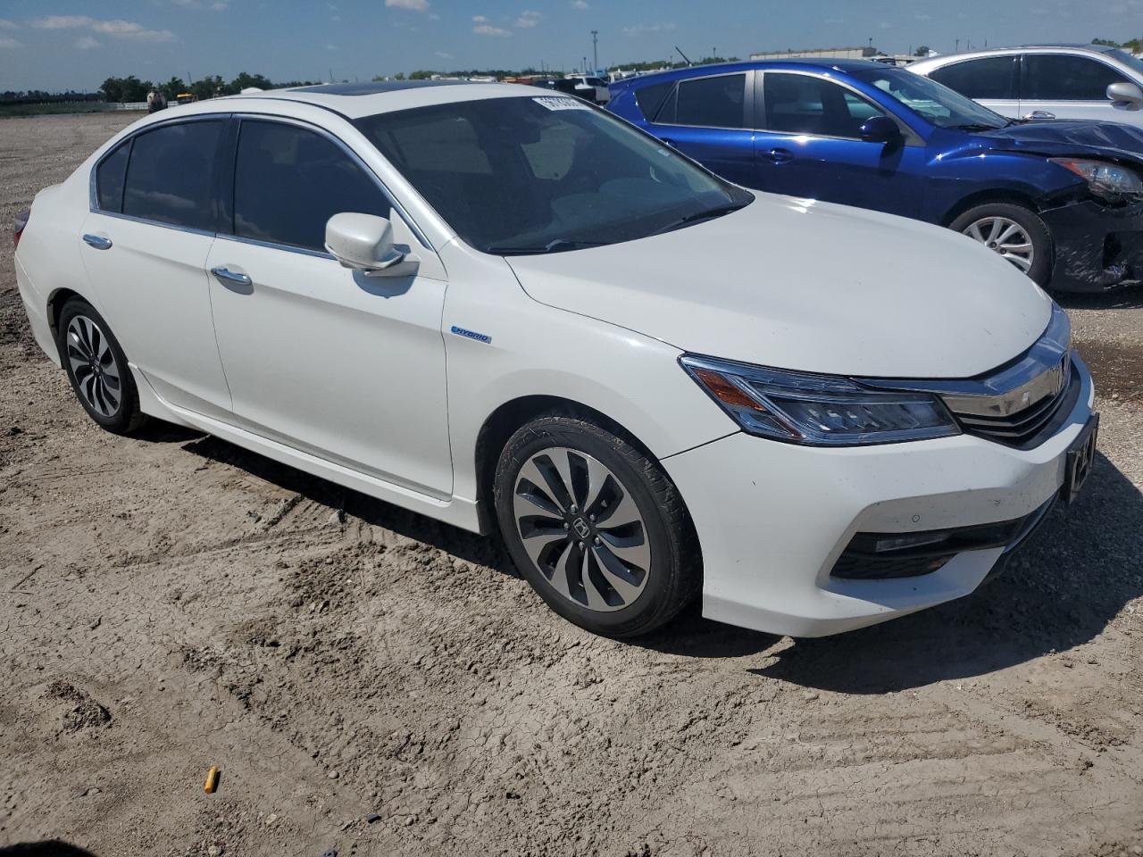 HONDA ACCORD 2017 VIN JHMCR6F7XHC011199 фото 4