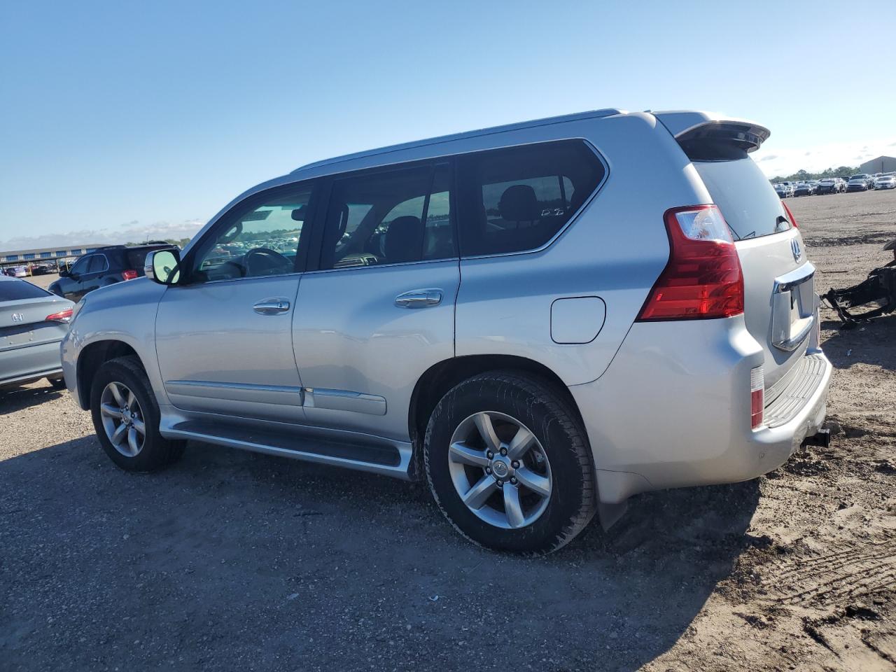 LEXUS GX 2013 VIN JTJJM7FX5D5058424 фото 2