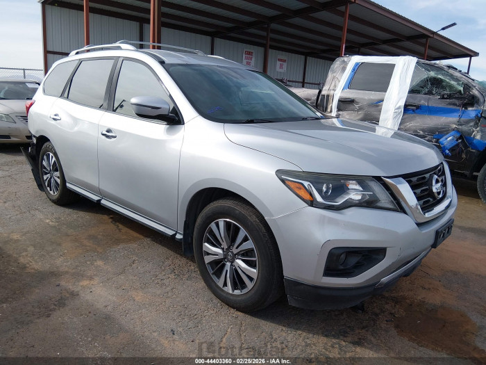 Nissan Pathfinder 2017 VIN 5N1DR2MN5HC608577