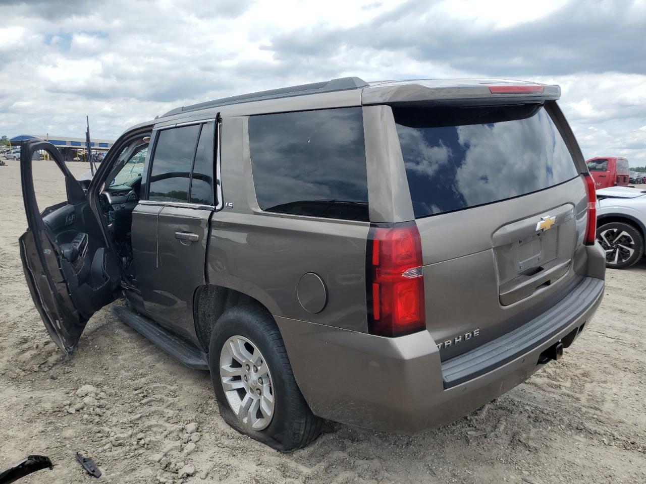 CHEVROLET TAHOE 2016 VIN 1GNSCAECXGR340617 фото 2