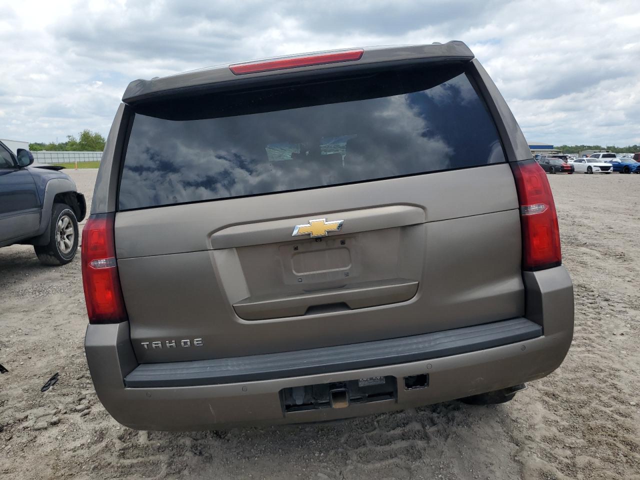 CHEVROLET TAHOE 2016 VIN 1GNSCAECXGR340617 фото 6