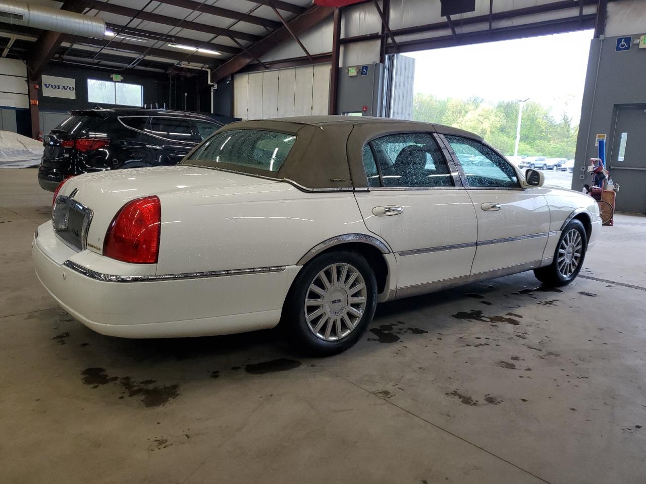 LINCOLN TOWNCAR 2005 VIN 1LNHM81WX5Y606872 фото 3