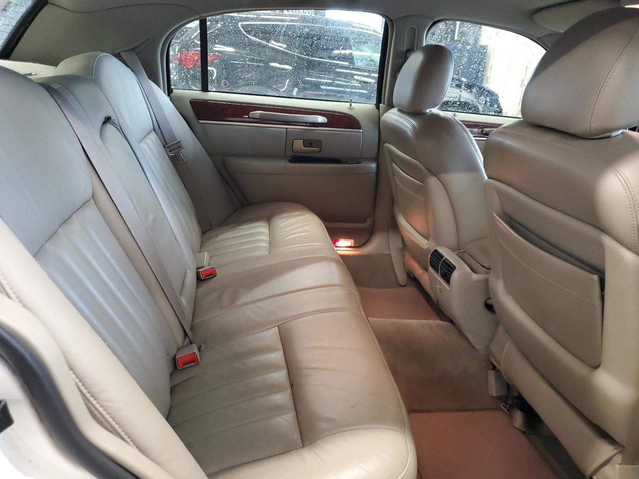 LINCOLN TOWNCAR 2005 VIN 1LNHM81WX5Y606872 фото 10