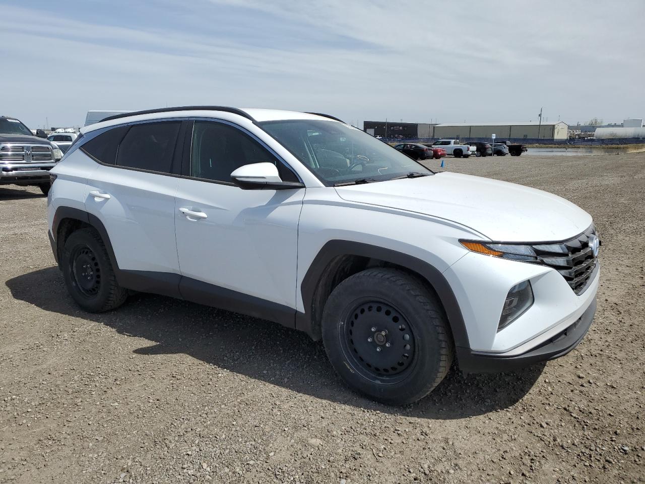 HYUNDAI TUCSON 2023 VIN KM8JBCAE3PU201965 фото 4