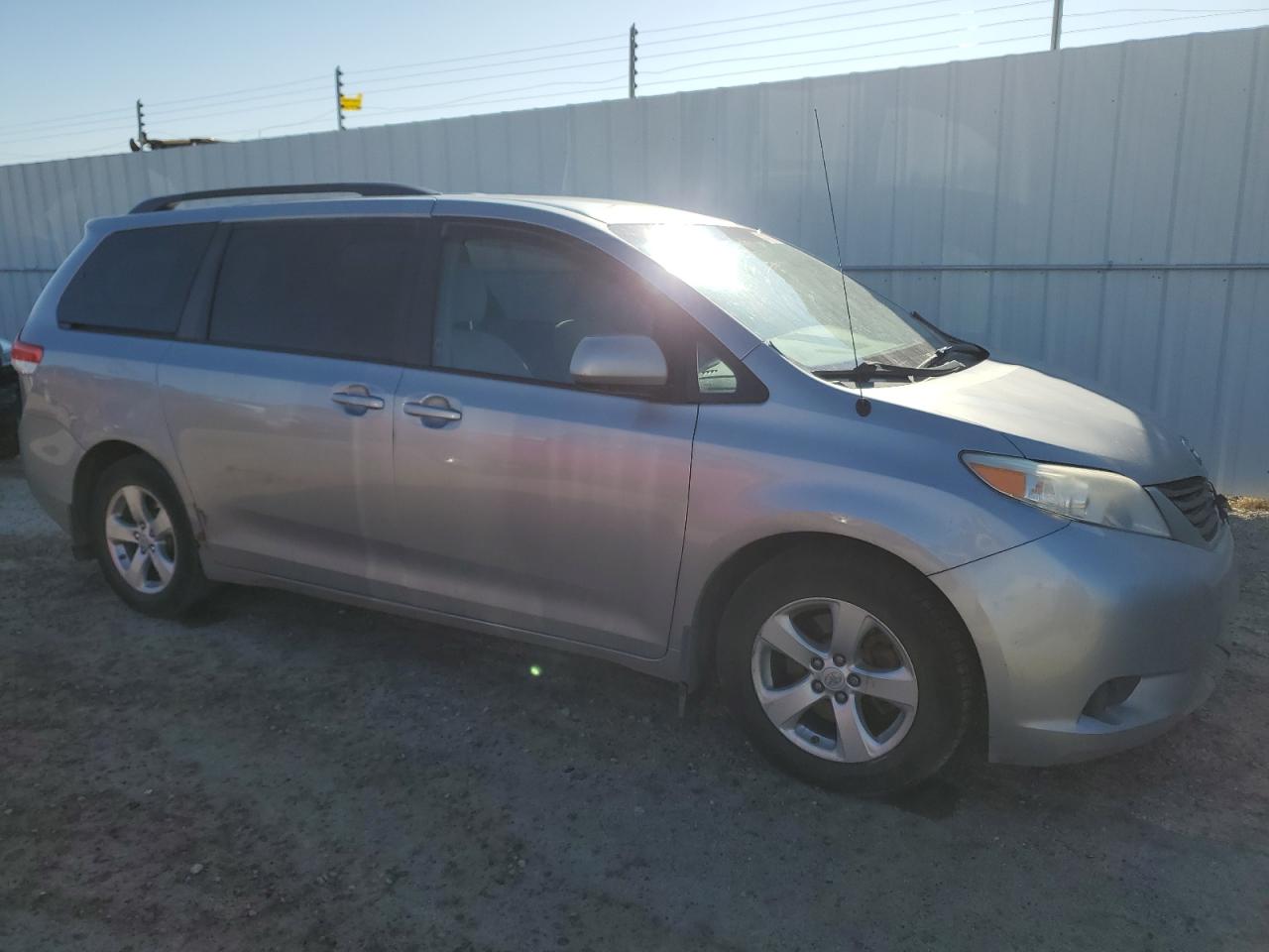 TOYOTA All Models 2011 VIN 5TDKK3DC5BS152266 фото 4