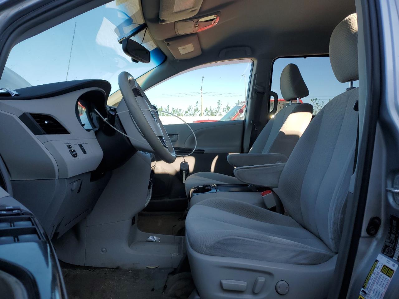 TOYOTA All Models 2011 VIN 5TDKK3DC5BS152266 фото 7