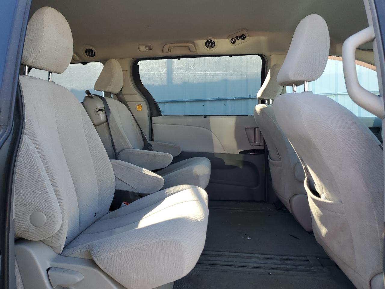 TOYOTA All Models 2011 VIN 5TDKK3DC5BS152266 фото 11