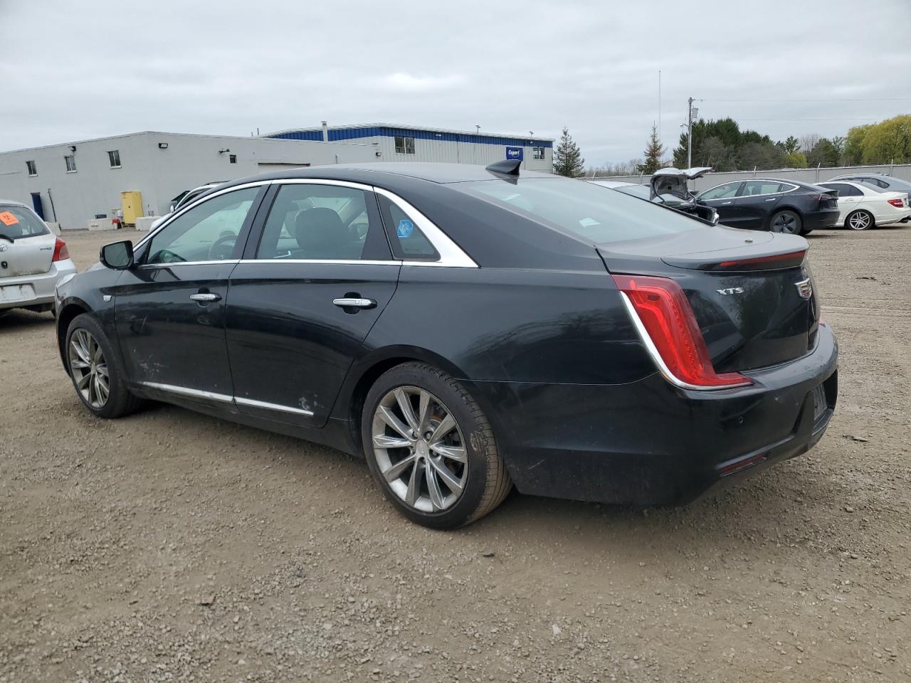 CADILLAC XTS 2018 VIN 2G61U5S35J9132260 фото 2