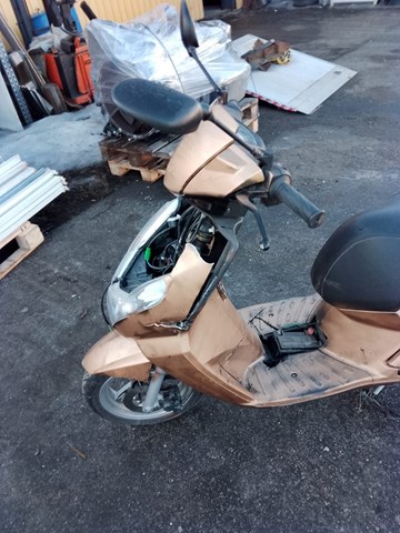 Peugeot 50 2019 VIN VGAK1AAJA0J017747 фото 10