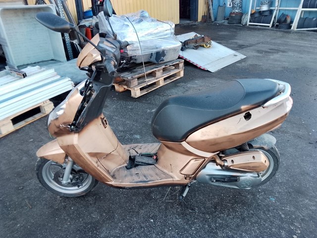 Peugeot 50 2019 VIN VGAK1AAJA0J017747 фото 11