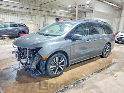 Honda Odyssey 2018 5FNRL6H93JB010092