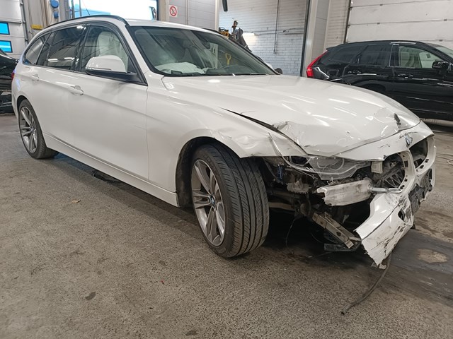 BMW 300 2013 WBA3G51030F484650
