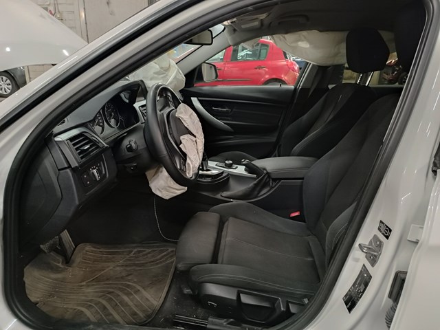 BMW 300 2013 VIN WBA3G51030F484650 фото 26