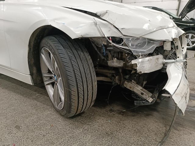 BMW 300 2013 VIN WBA3G51030F484650 фото 28