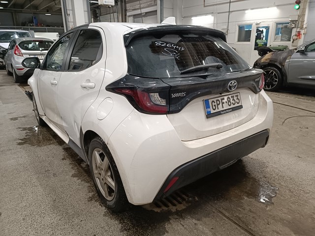 Toyota Yaris 2022 VIN YARKBAC3100024933 фото 3